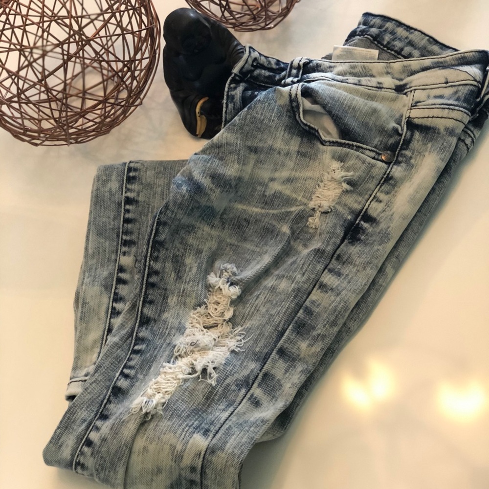 Distressed Skinny Jeans